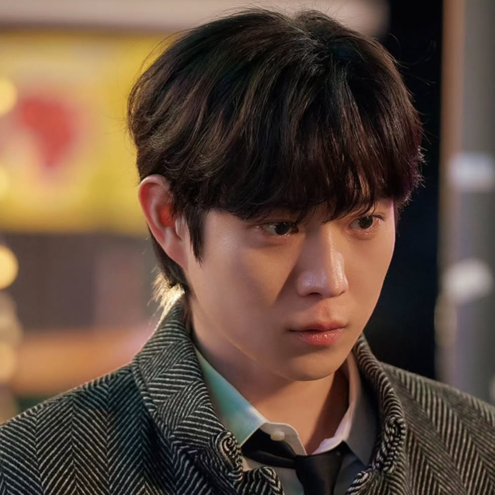 Behind-the-scenes cut of Kim Youngdae