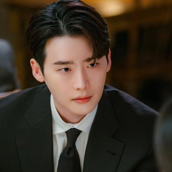 Recent activity shot of Lee Jongsuk