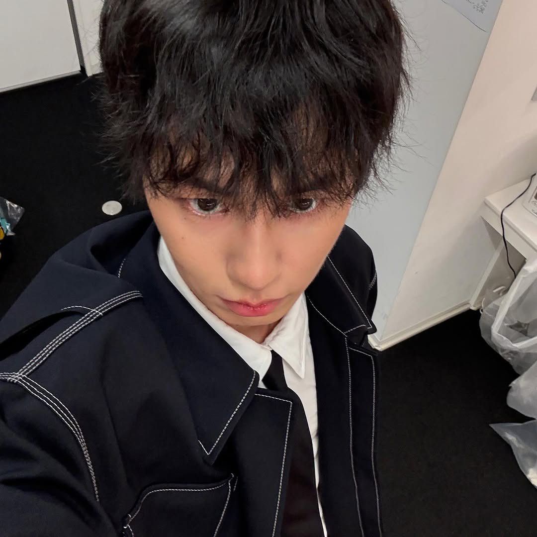 A moment captured by a fan of Lee Jaewook