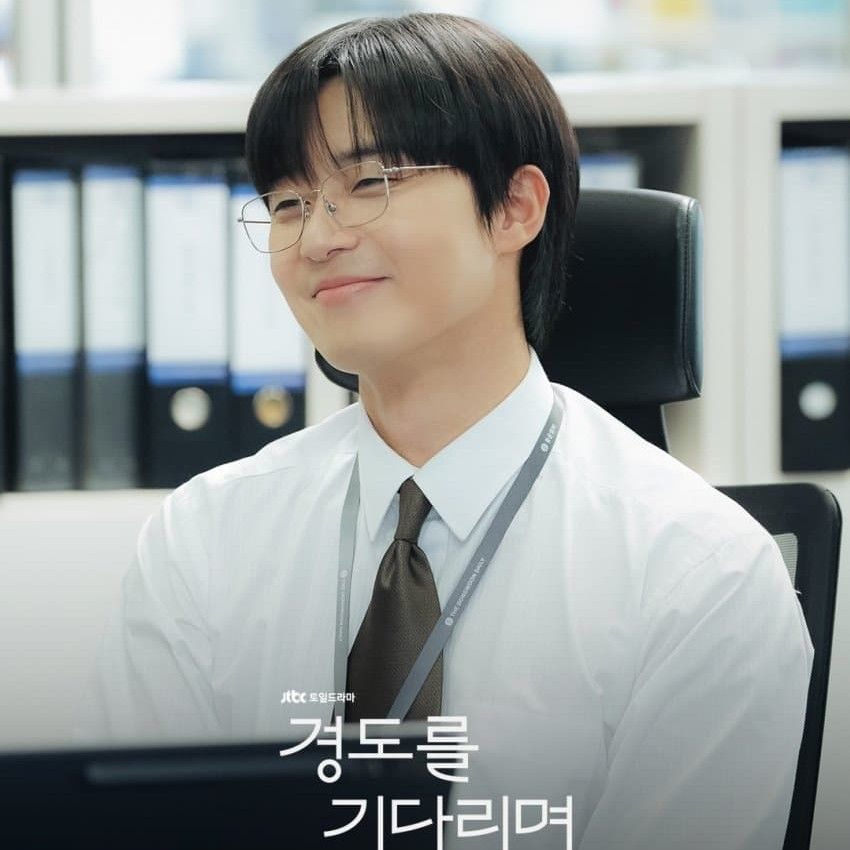 A moment captured by a fan of Park Seojoon