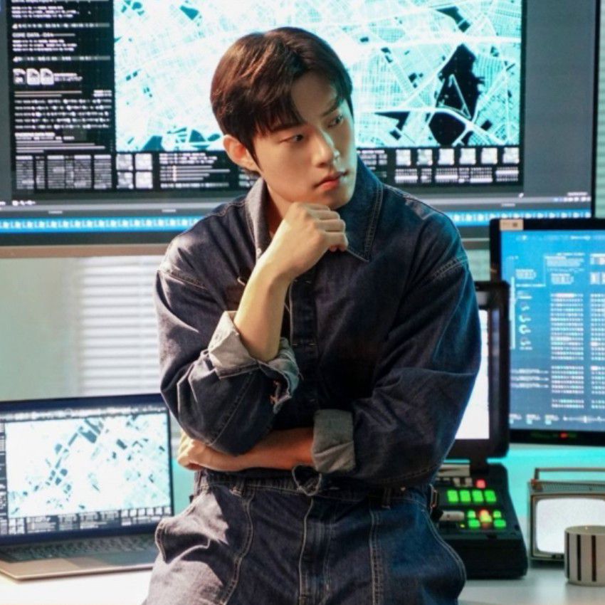 Behind-the-scenes cut of Kim Sungcheol