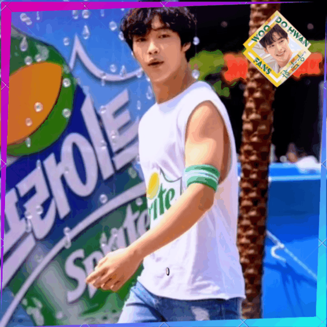 A moment captured by a fan of Woo Dohwan