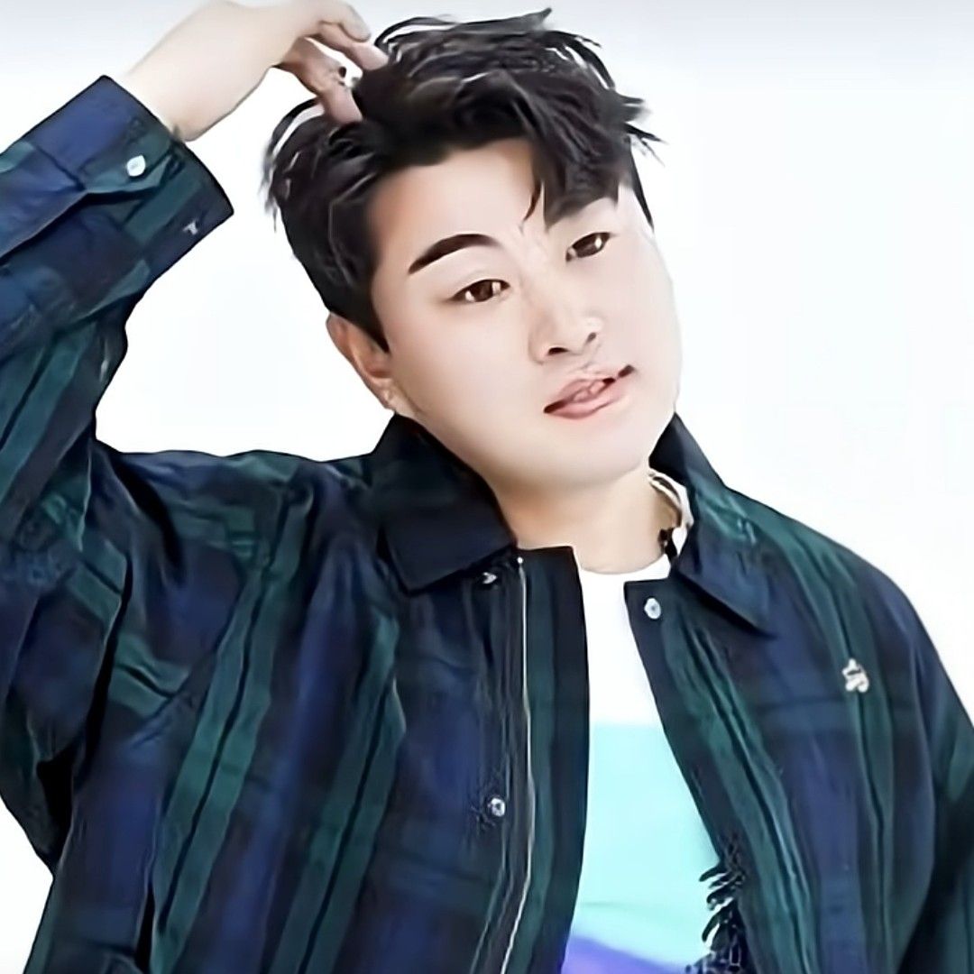 Foto terbaru dari Kim Hojoong