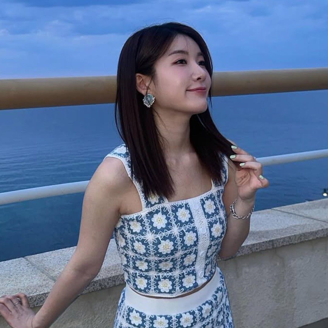 A moment captured by a fan of Ryu Wonjung