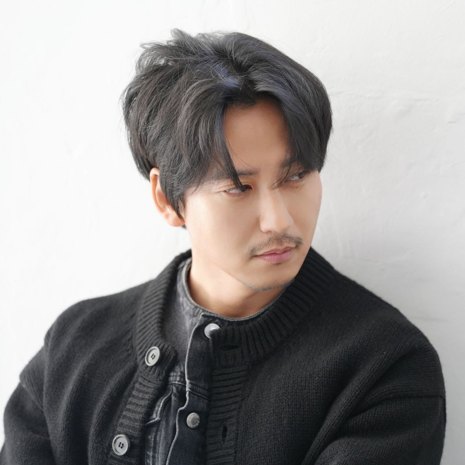 Behind-the-scenes cut of Kim Namgil