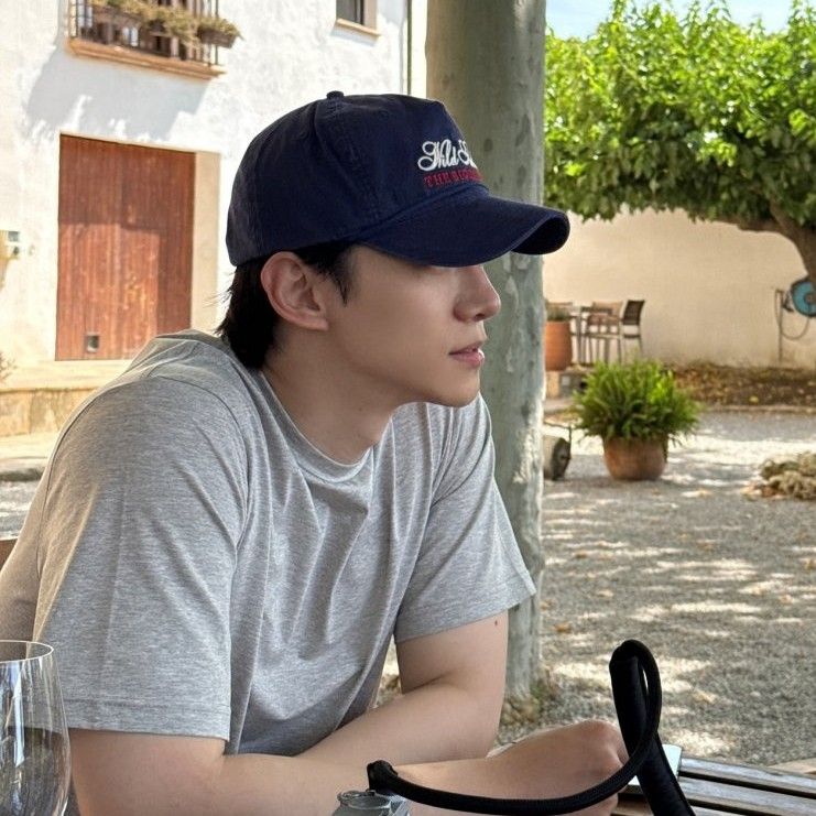 Recent activity shot of Lee Junho