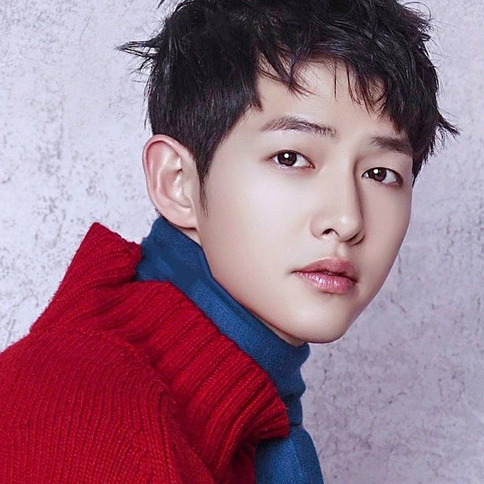 A moment captured by a fan of Song Joongki