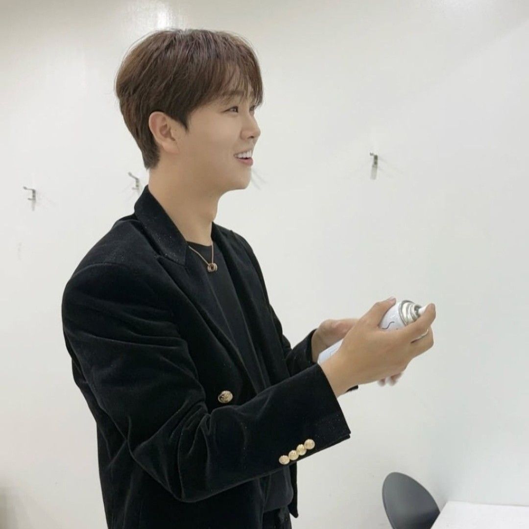 Behind-the-scenes cut of Song Minjun