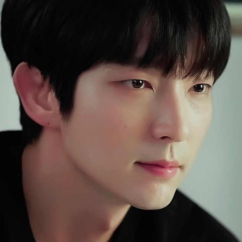 Behind-the-scenes cut of Lee Joongi