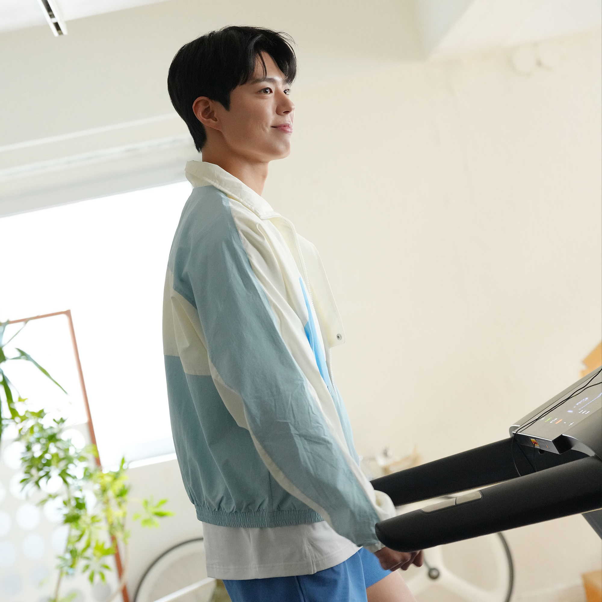 Recent activity shot of Park Bogum