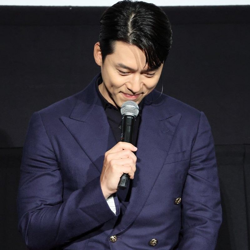 A moment captured by a fan of Hyun Bin