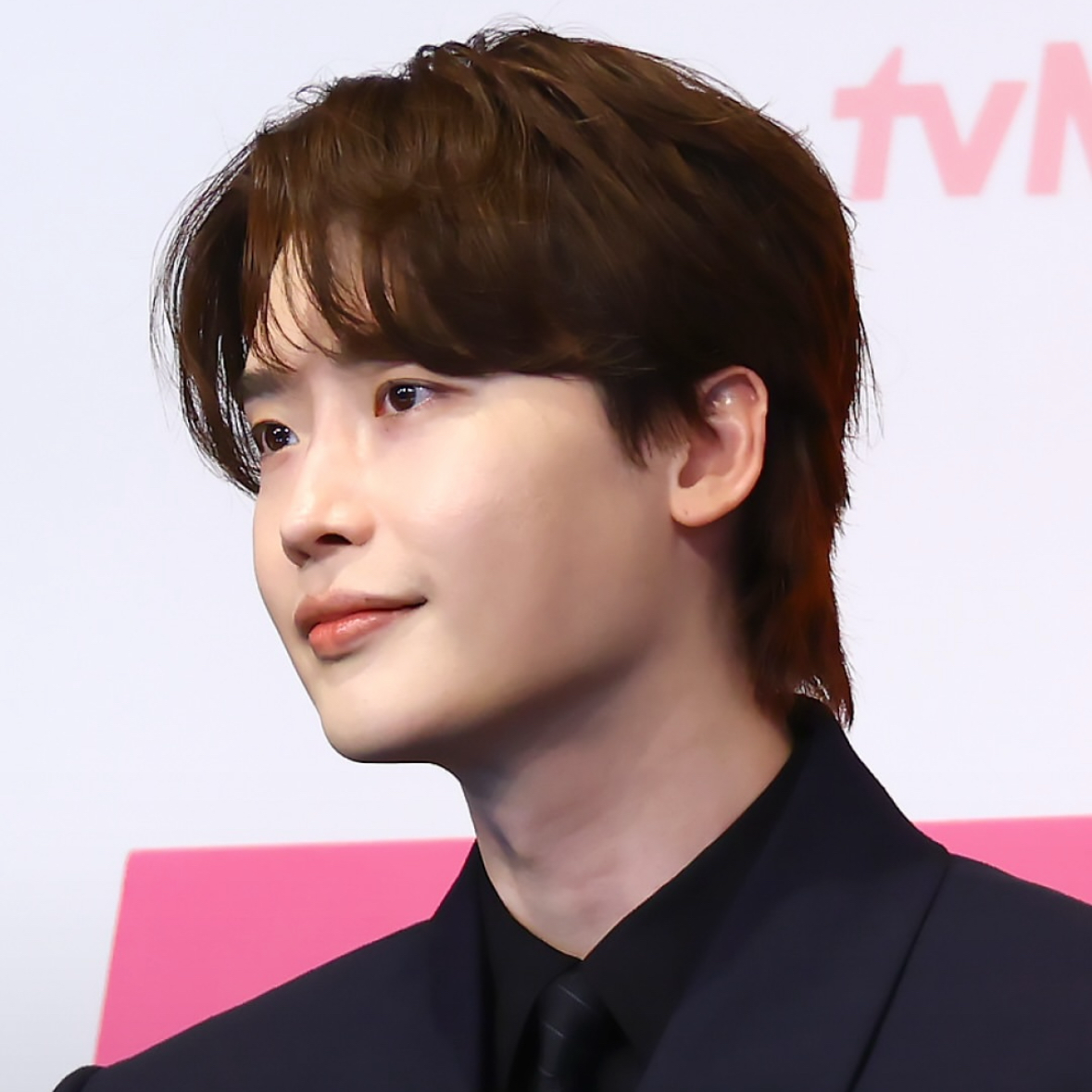 A moment captured by a fan of Lee Jongsuk