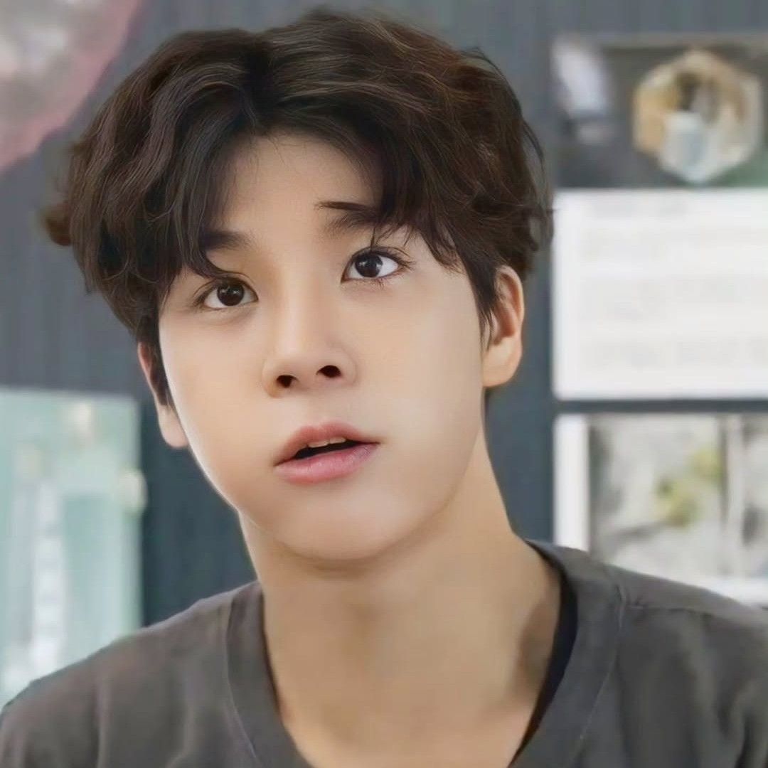 Behind-the-scenes cut of Jeong Dongwon