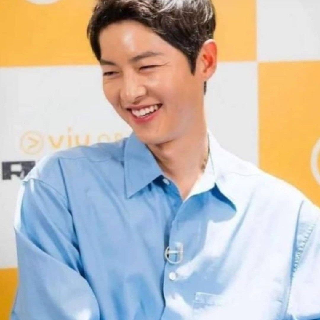 Momen yang diabadikan oleh penggemar Song Joongki