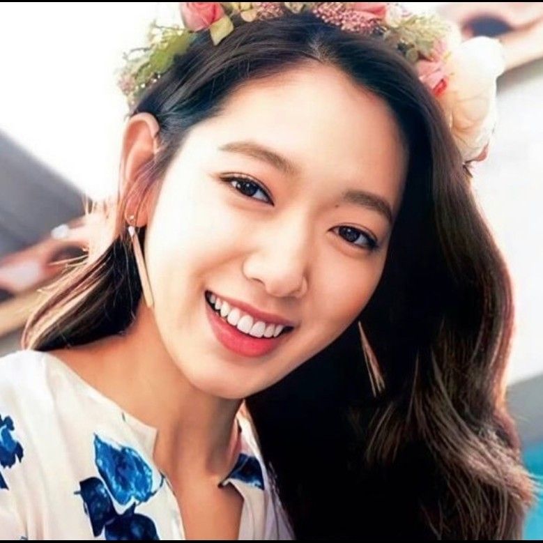 Recent activity shot of Park Shinhye