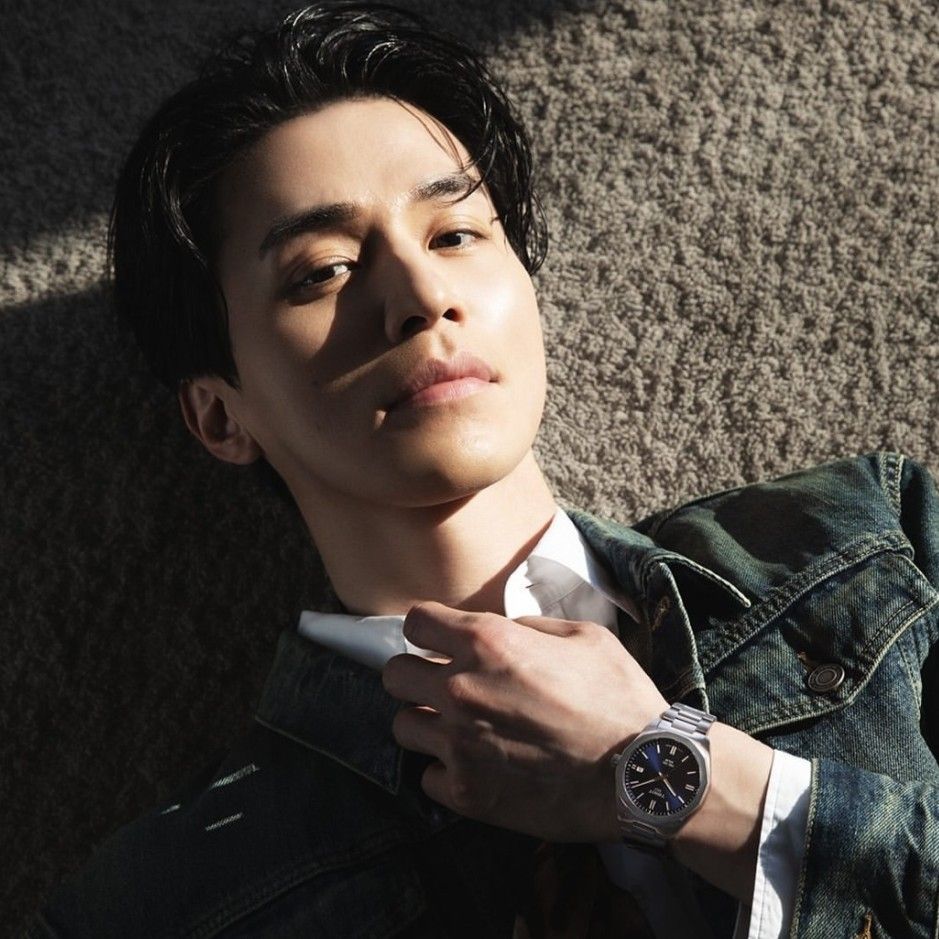 Recent activity shot of Lee Dongwook