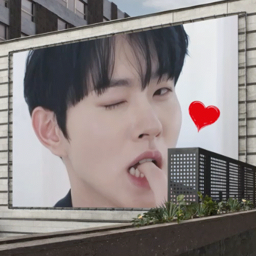Behind-the-scenes cut of Lee Byeongchan