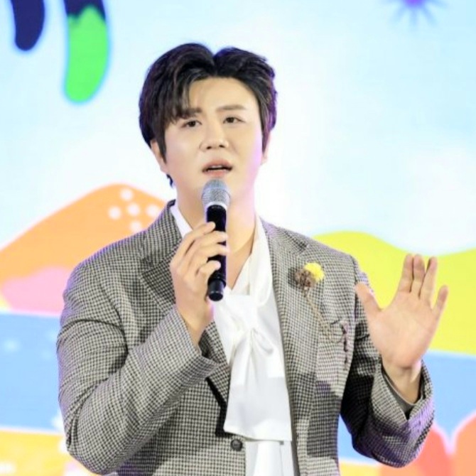 Behind-the-scenes cut of Jin Haesung