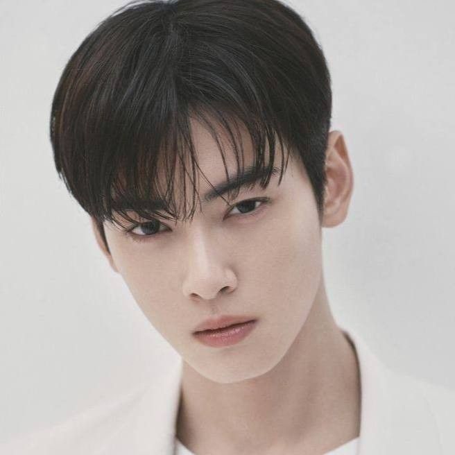 Latest photo of Cha Eunwoo