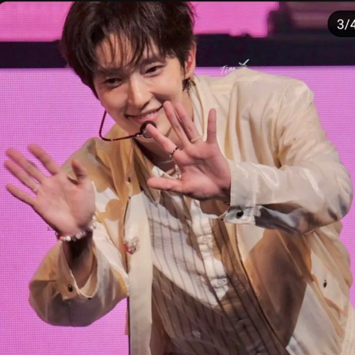 Behind-the-scenes cut of Lee Joongi