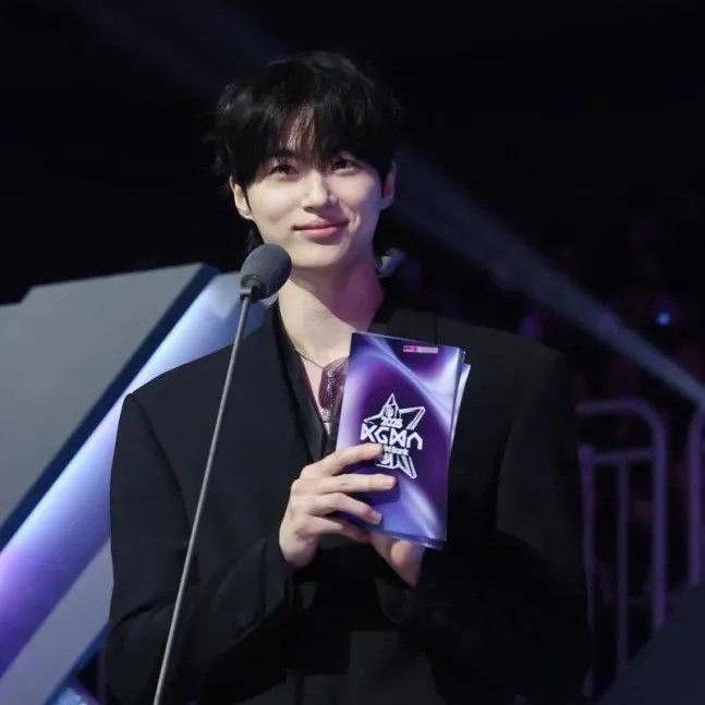 粉絲拍下的邊佑錫瞬間