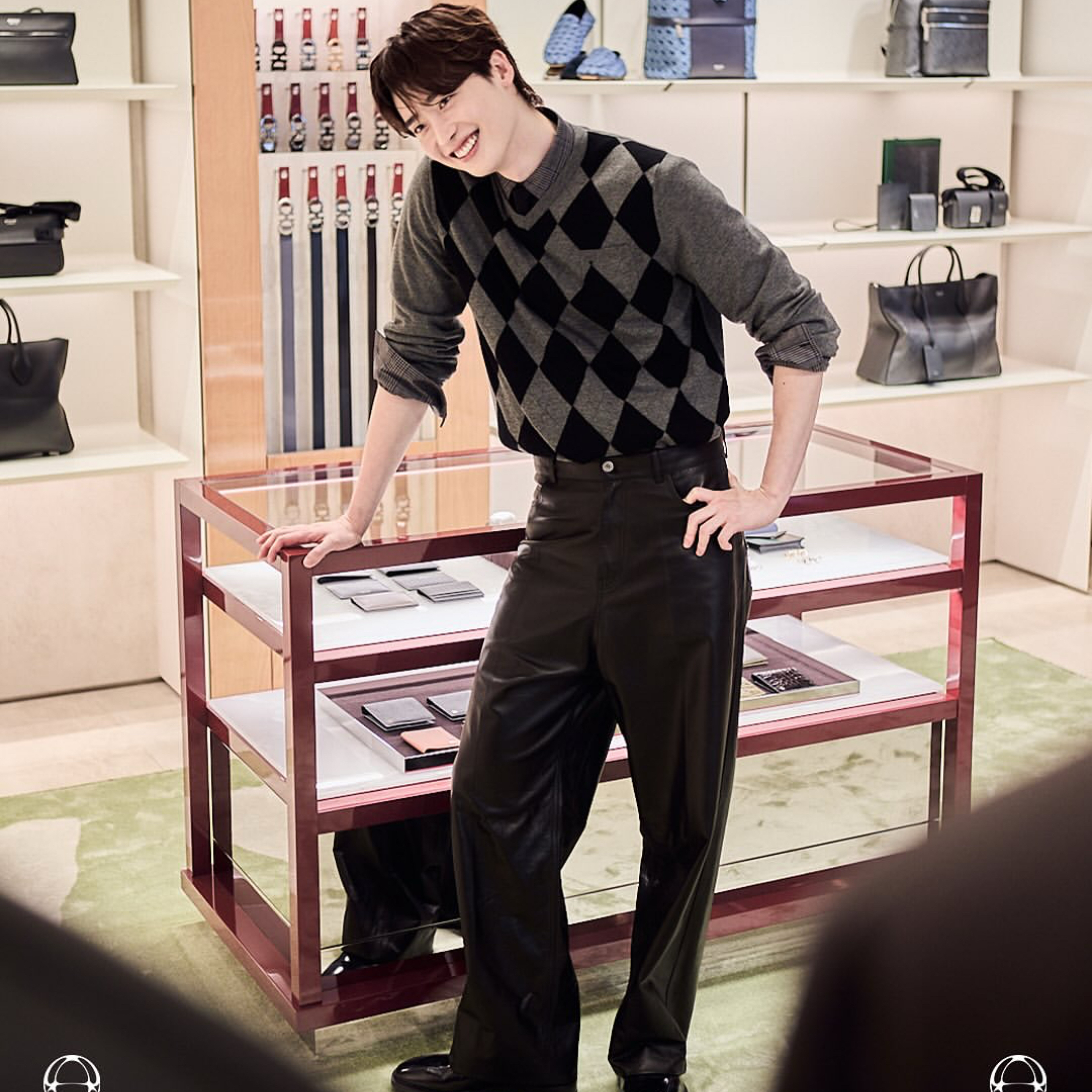 A moment captured by a fan of Lee Jongsuk