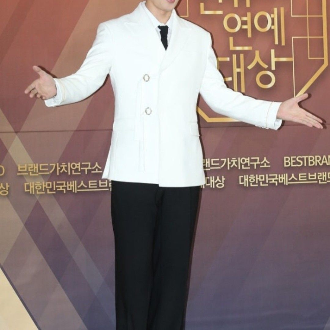 Behind-the-scenes cut of Son Taejin