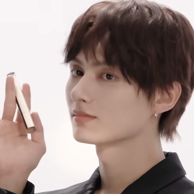 Behind-the-scenes cut of Wen Junhui