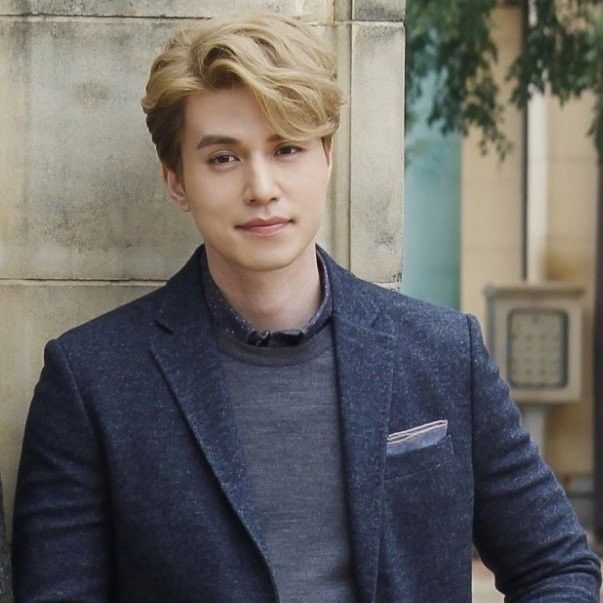 Behind-the-scenes cut of Lee Dongwook