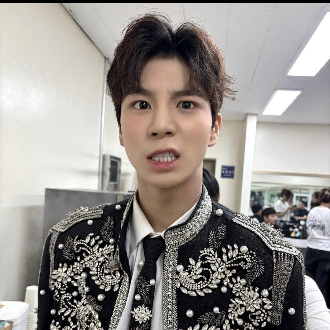 Cuplikan di balik layar dari Jeong Dongwon