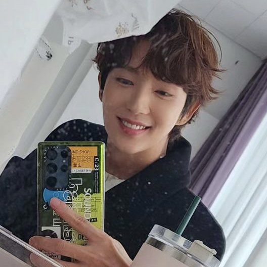 A moment captured by a fan of Lee Joongi