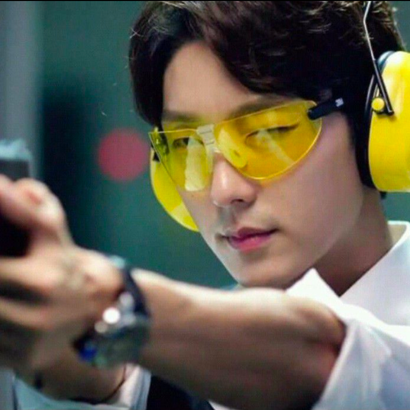 Behind-the-scenes cut of Lee Joongi