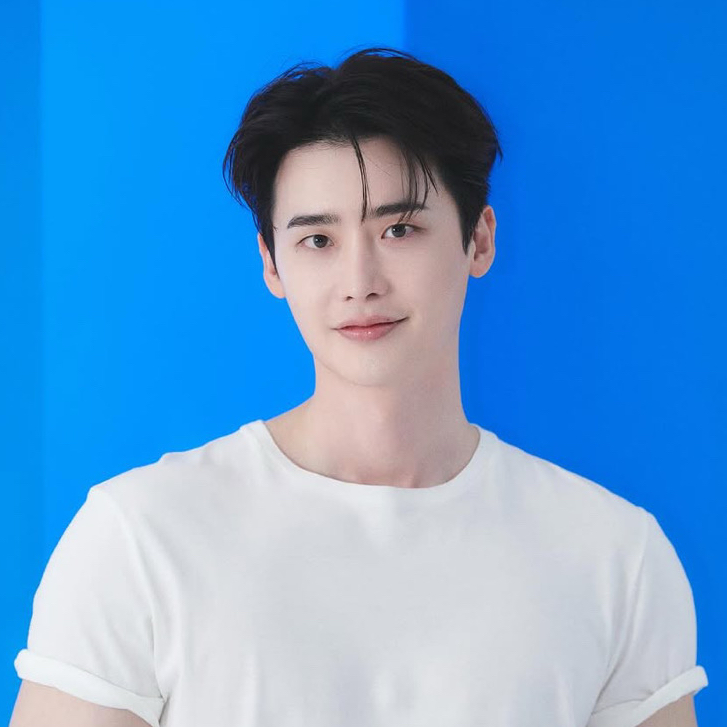 Recent activity shot of Lee Jongsuk