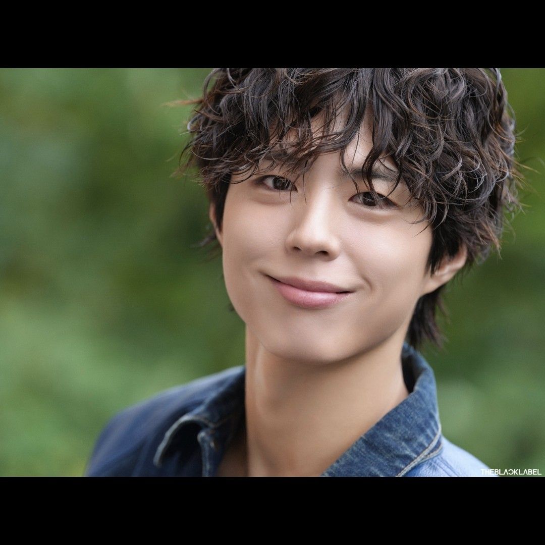A moment captured by a fan of Park Bogum