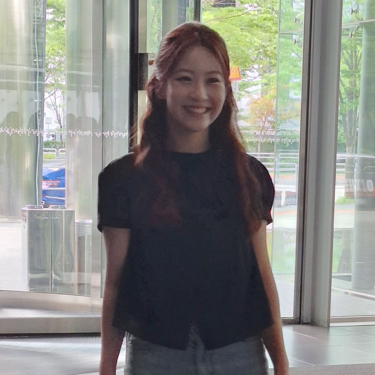 A moment captured by a fan of Oh Yujin