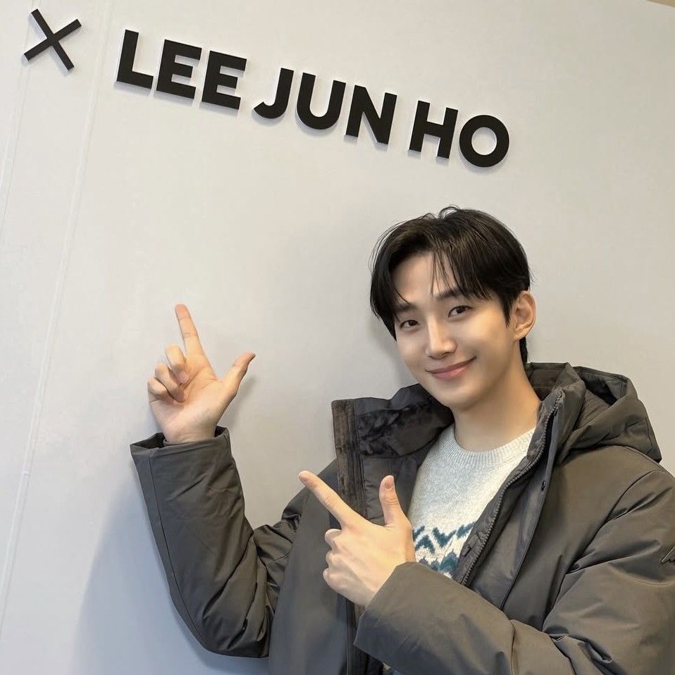 Behind-the-scenes cut of Lee Junho