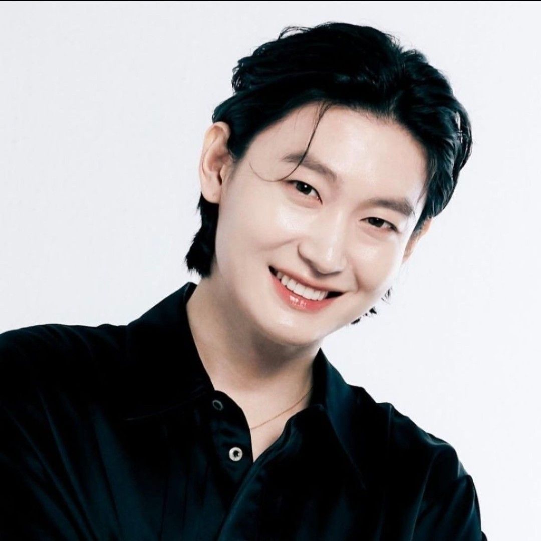 Latest photo of Kim Yongbin