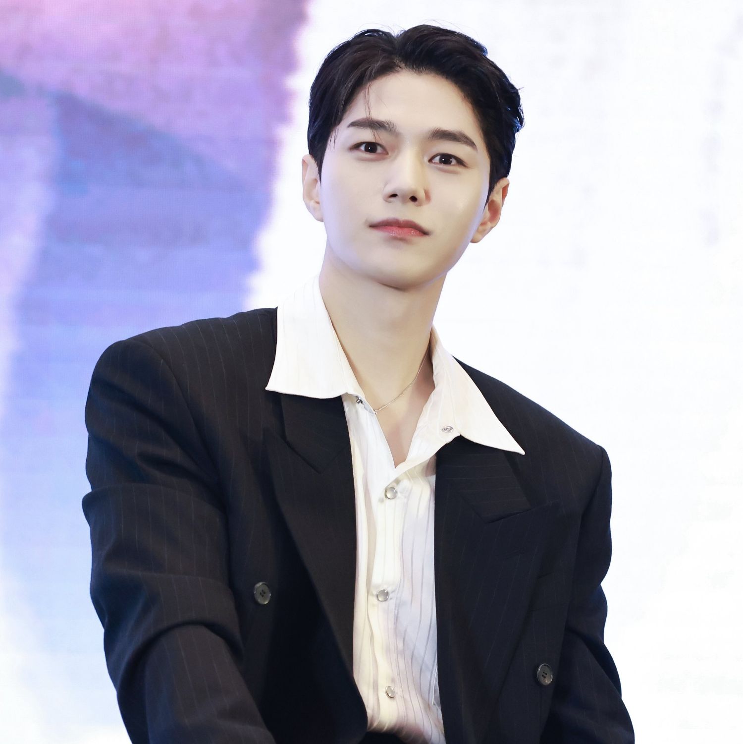 Latest photo of Kim Myungsoo (L)