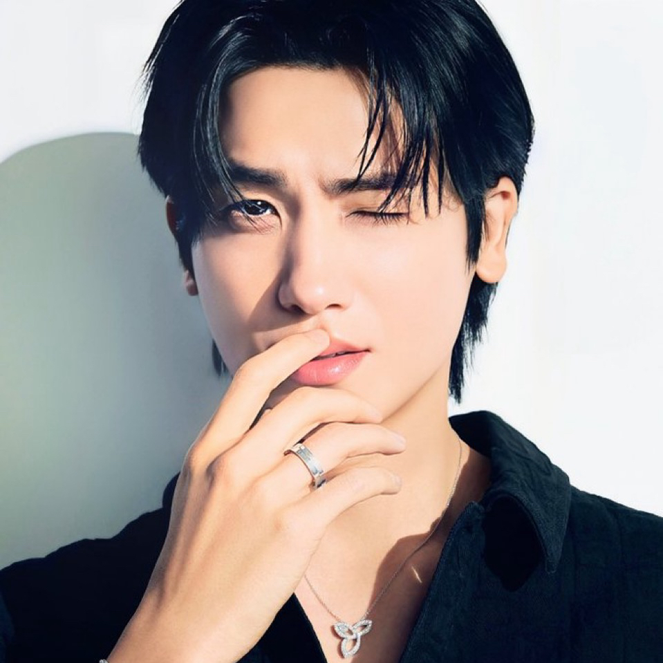 Latest photo of Park Hyungsik