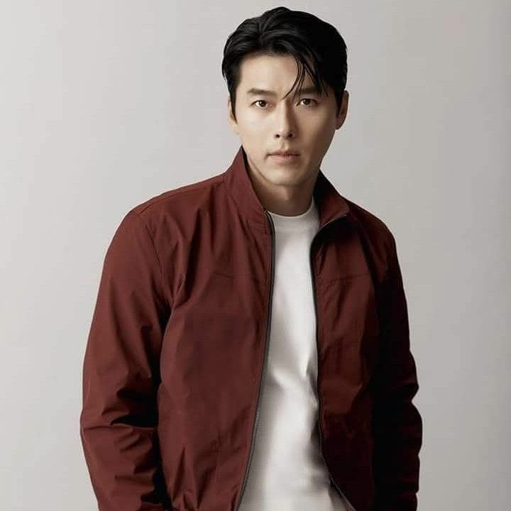 A moment captured by a fan of Hyun Bin