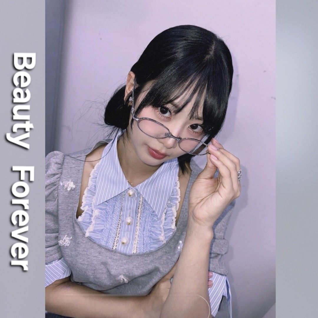 Behind-the-scenes cut of Kang Hyeyeon
