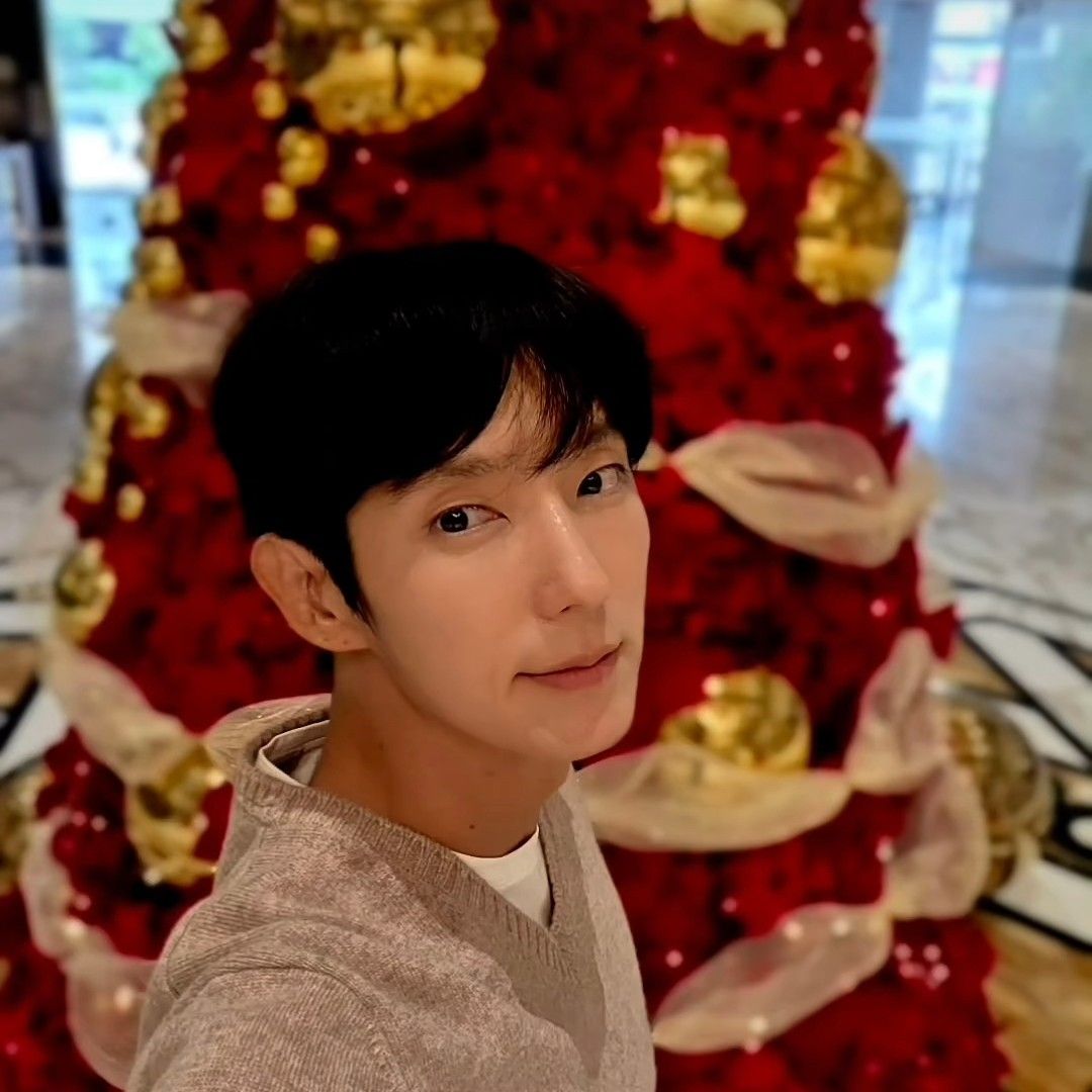 Behind-the-scenes cut of Lee Joongi