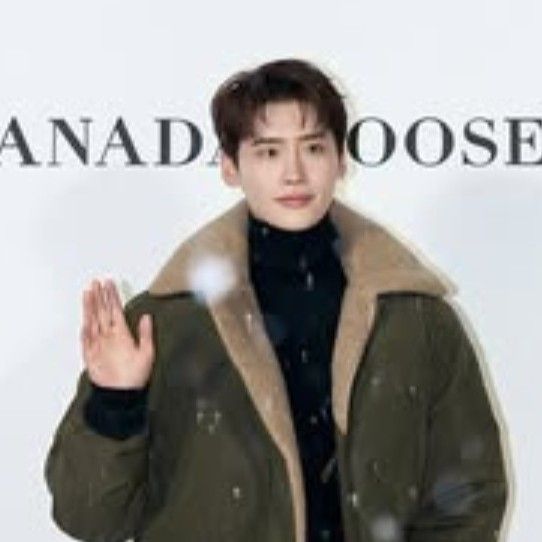 Latest photo of Lee Jongsuk