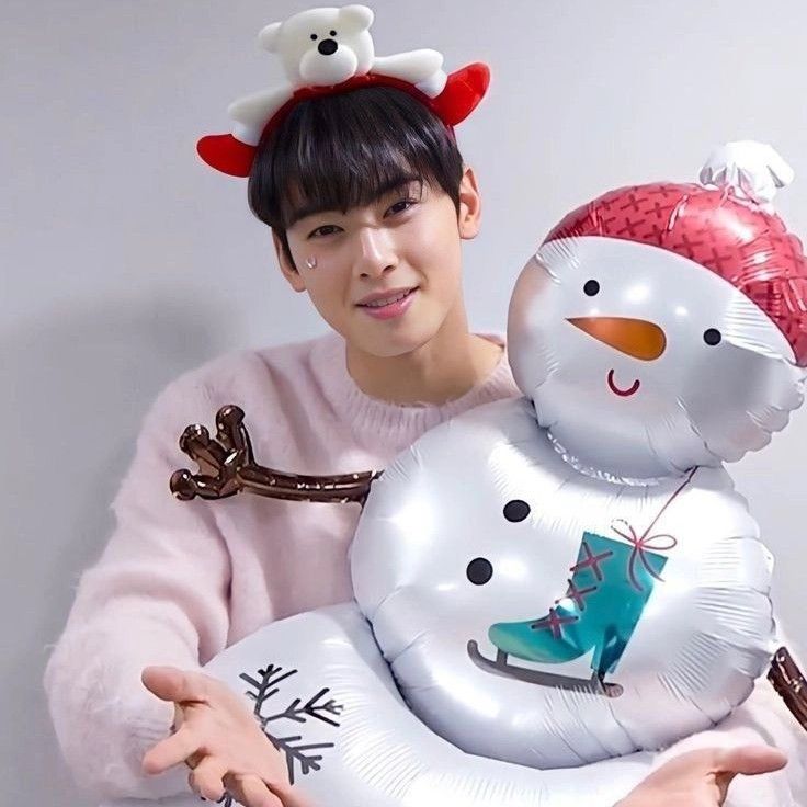 Latest photo of Cha Eunwoo