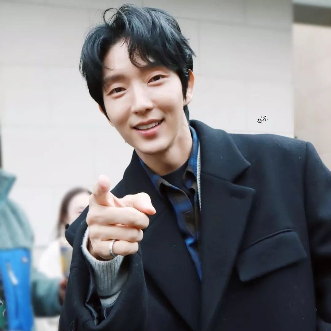 Latest photo of Lee Joongi