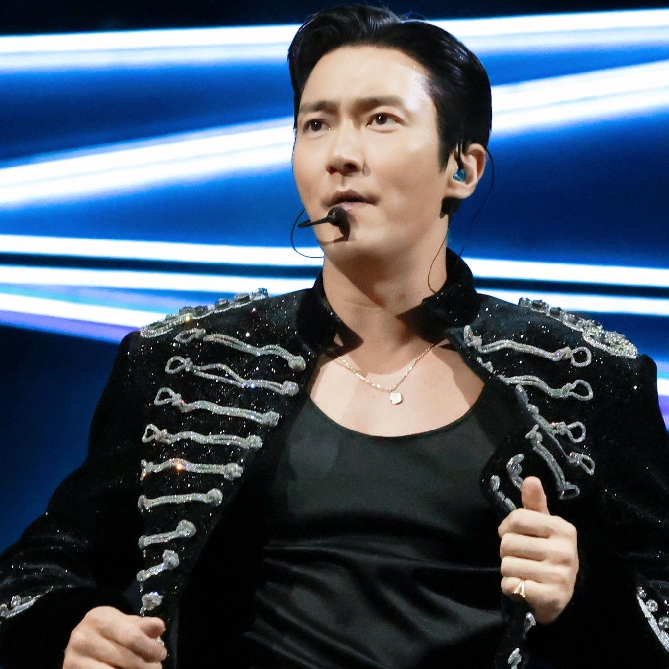 Recent activity shot of Choi Siwon