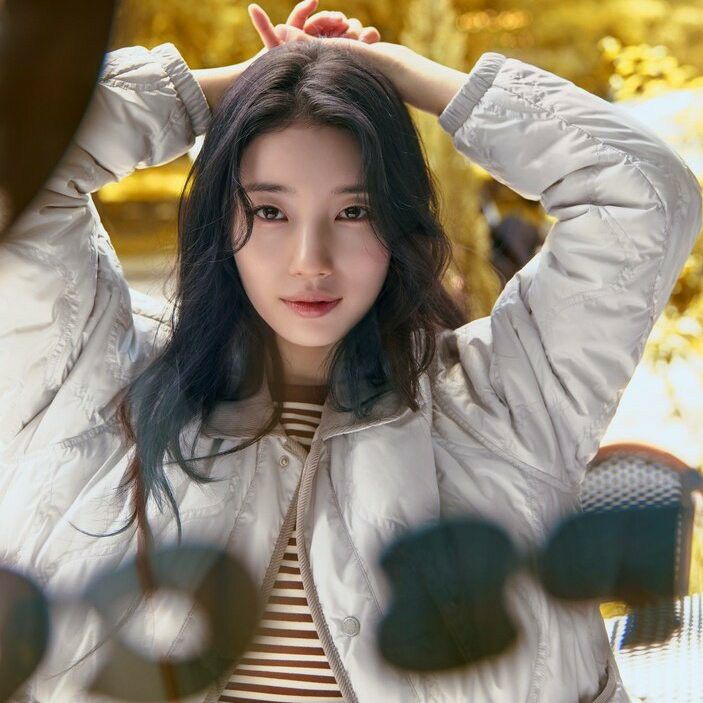 Recent activity shot of Bae Suzy