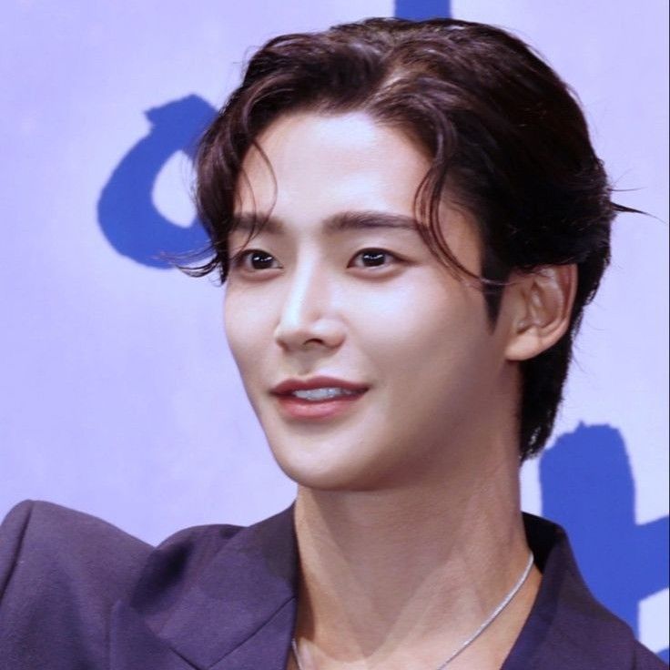 Latest photo of Rowoon