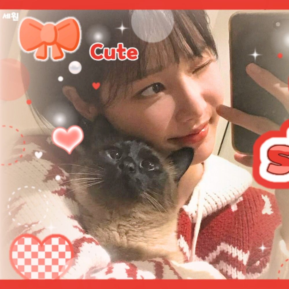 Behind-the-scenes cut of Yeonwoo