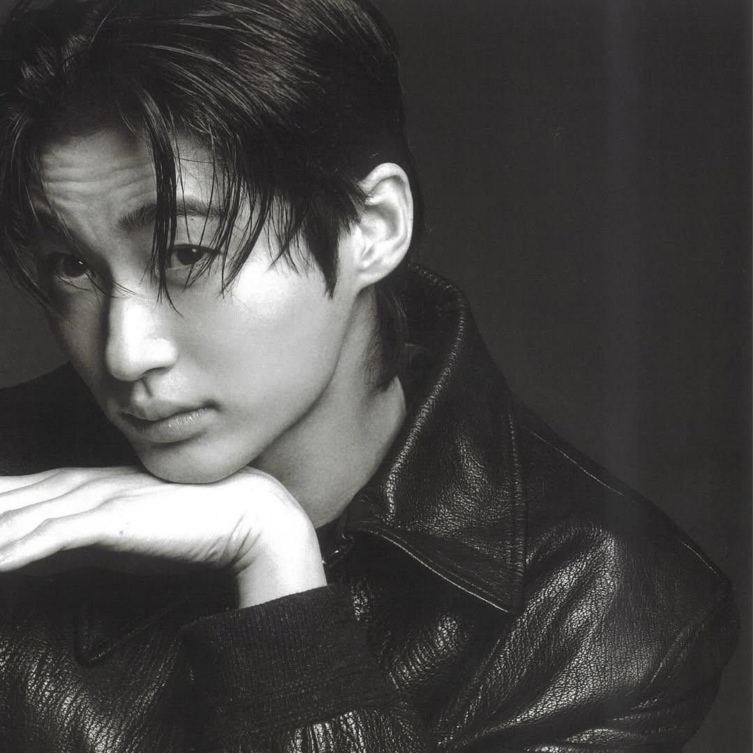 Behind-the-scenes cut of Byeon Wooseok